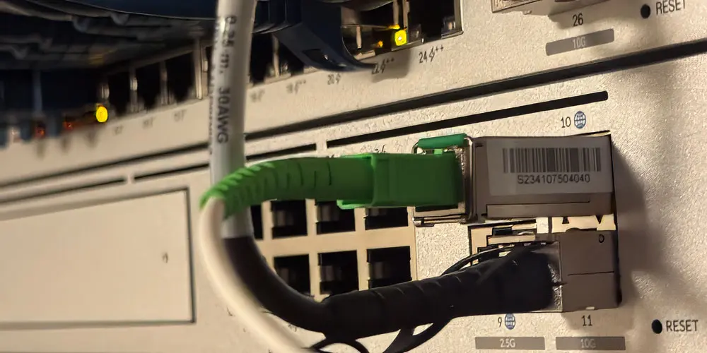 Titelbild Telekom Glasfaseranschluss mit UniFi Dream Machine SE